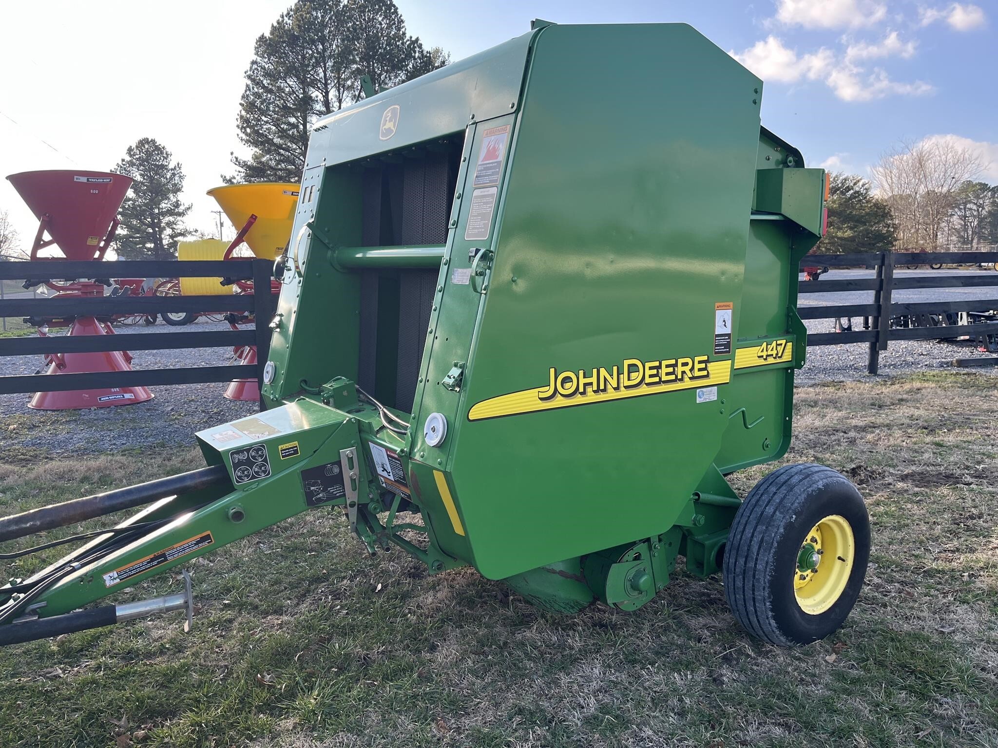 2003 John Deere 447 Round Baler