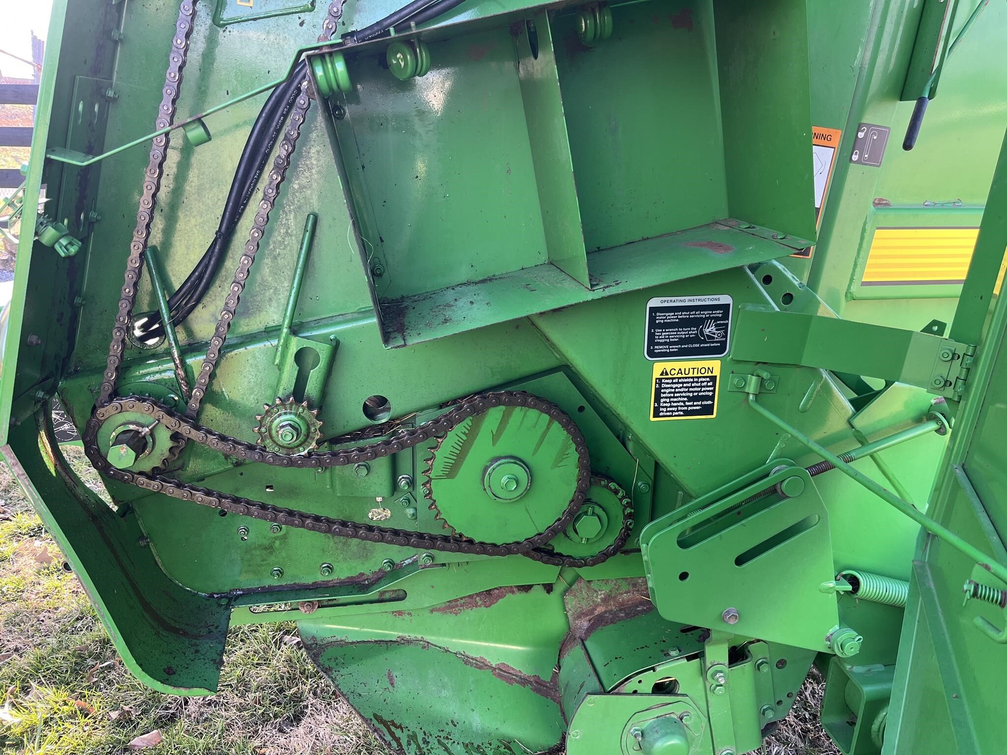 2003 John Deere 447 Round Baler