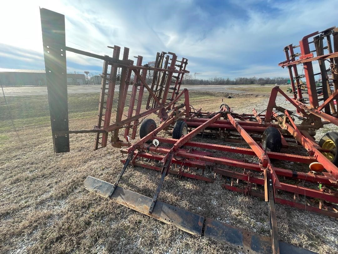  Case IH 568 Vertical Tillage