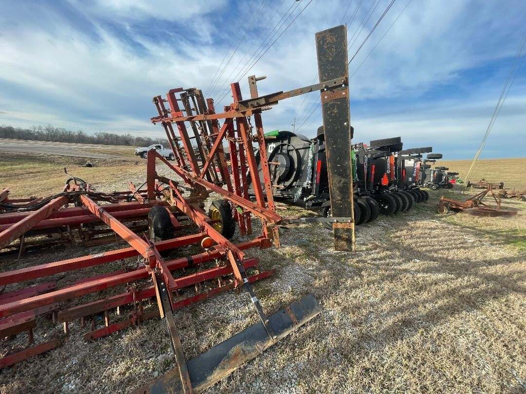  Case IH 568 Vertical Tillage