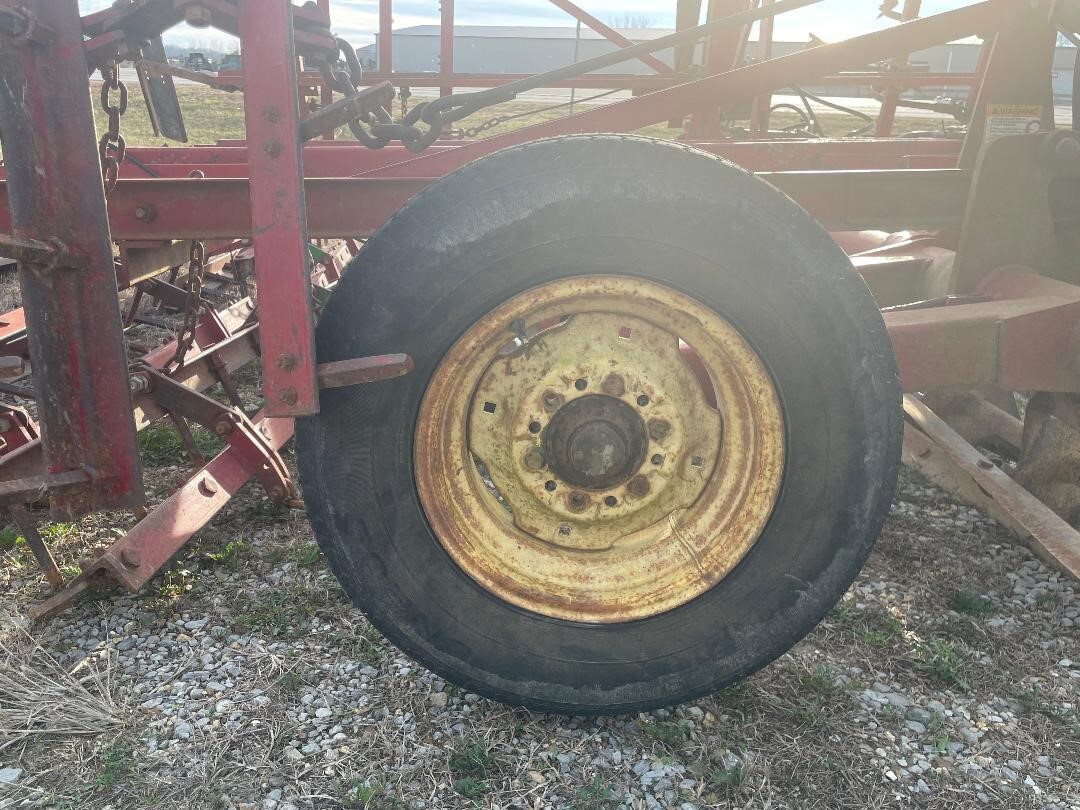  Case IH 568 Vertical Tillage