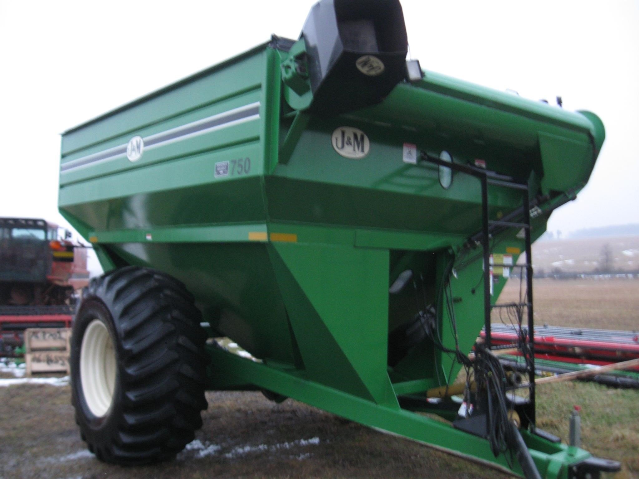  J&M 750 Grain Cart