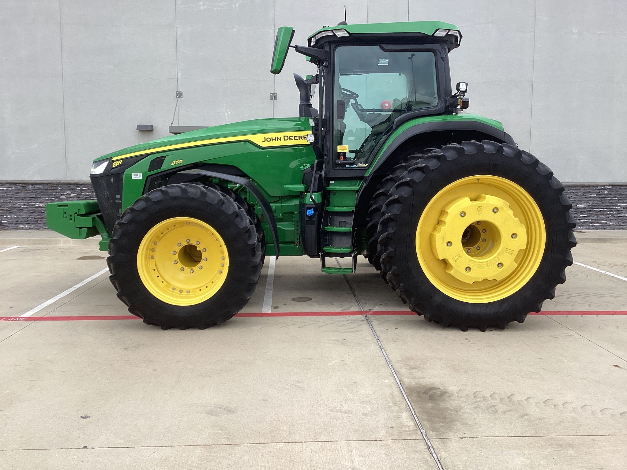 2024 John Deere 8R 370 Tractor