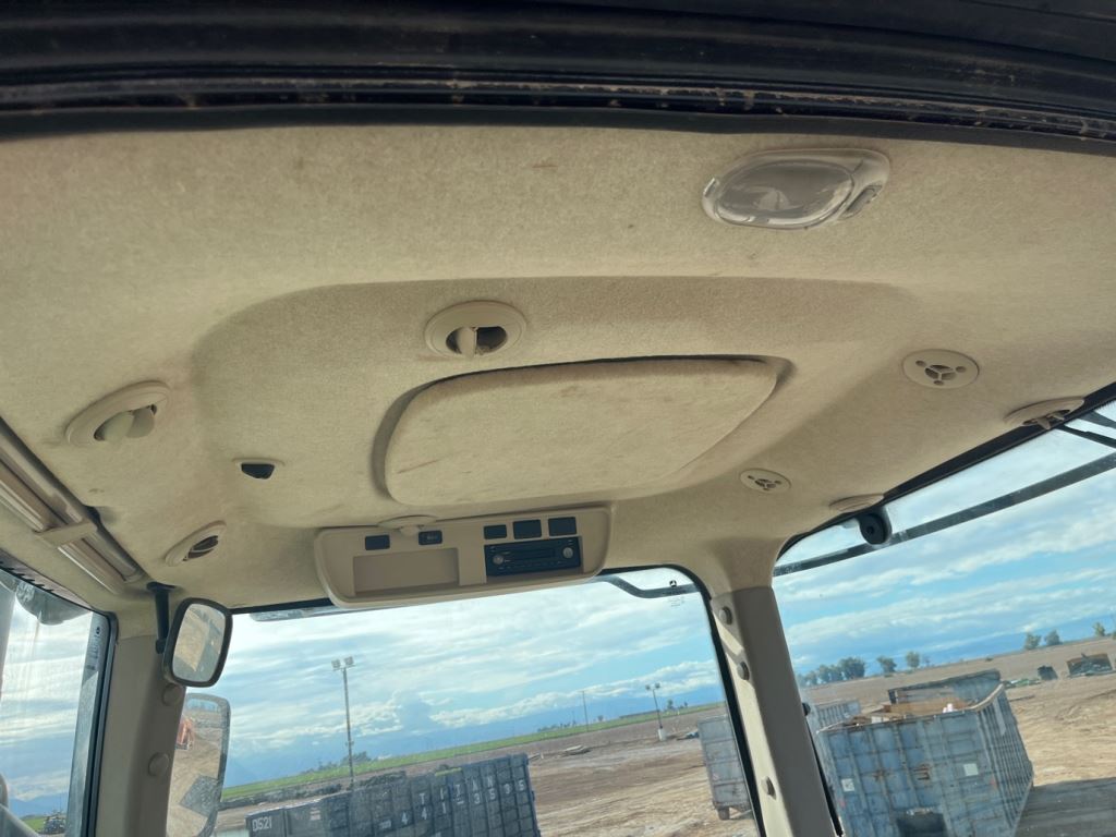 2018 John Deere 9570RT Tractor