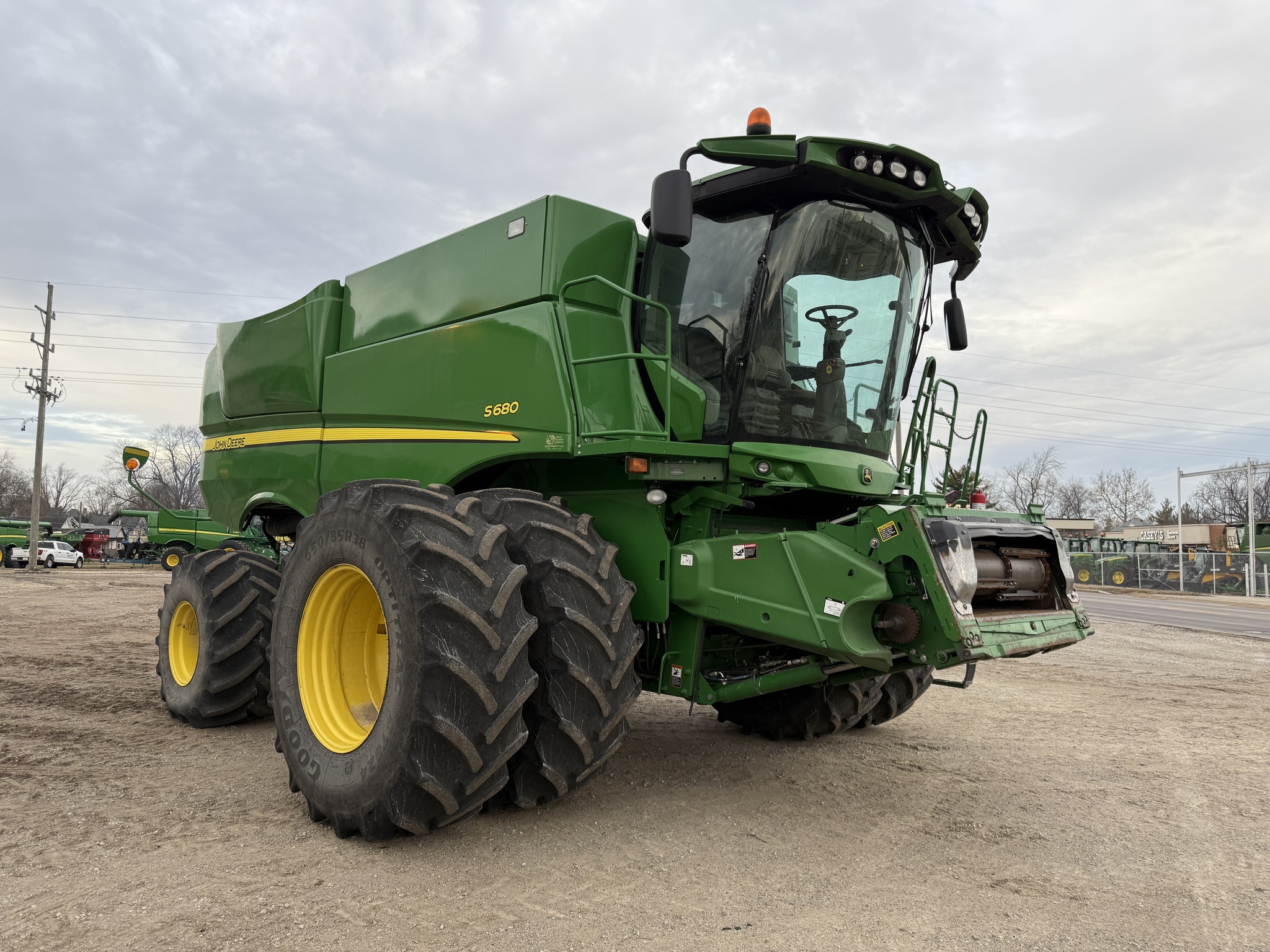 2013 John Deere S680 Combine
