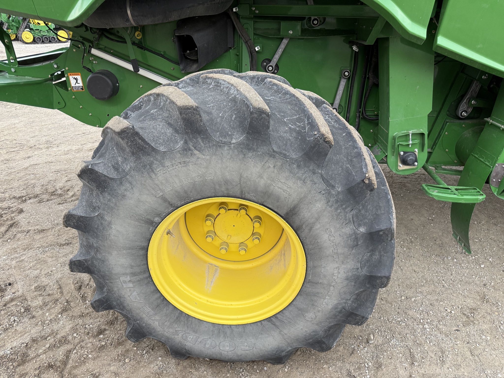 2013 John Deere S680 Combine