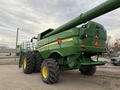 2013 John Deere S680 Combine