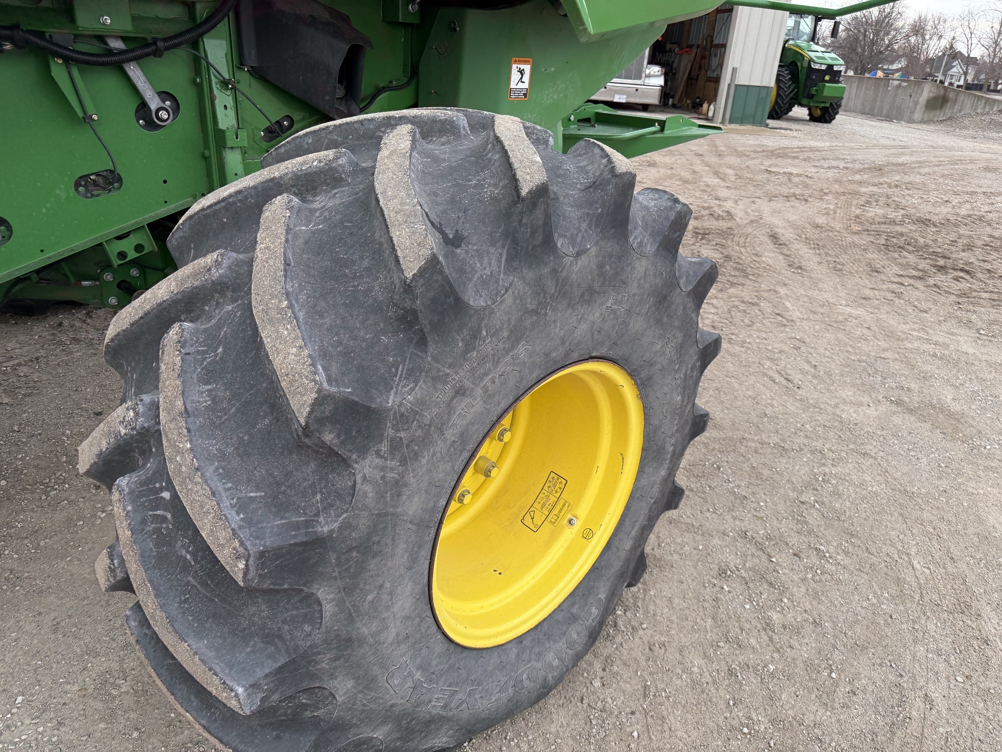 2013 John Deere S680 Combine
