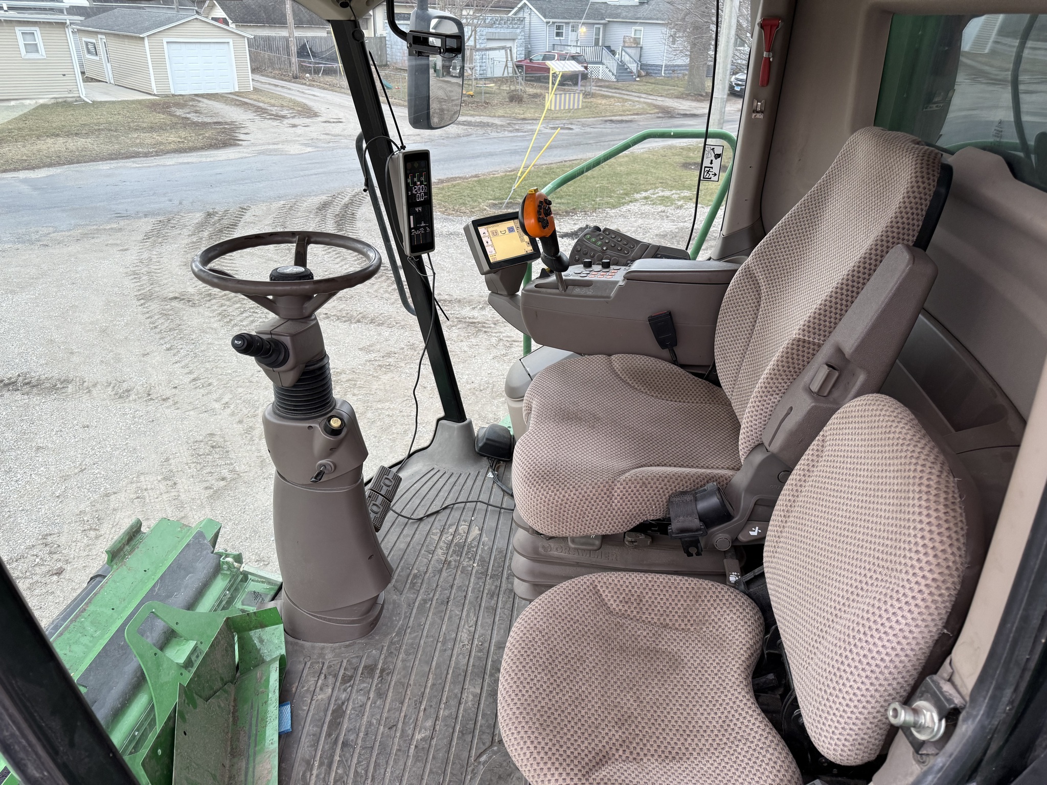 2013 John Deere S680 Combine