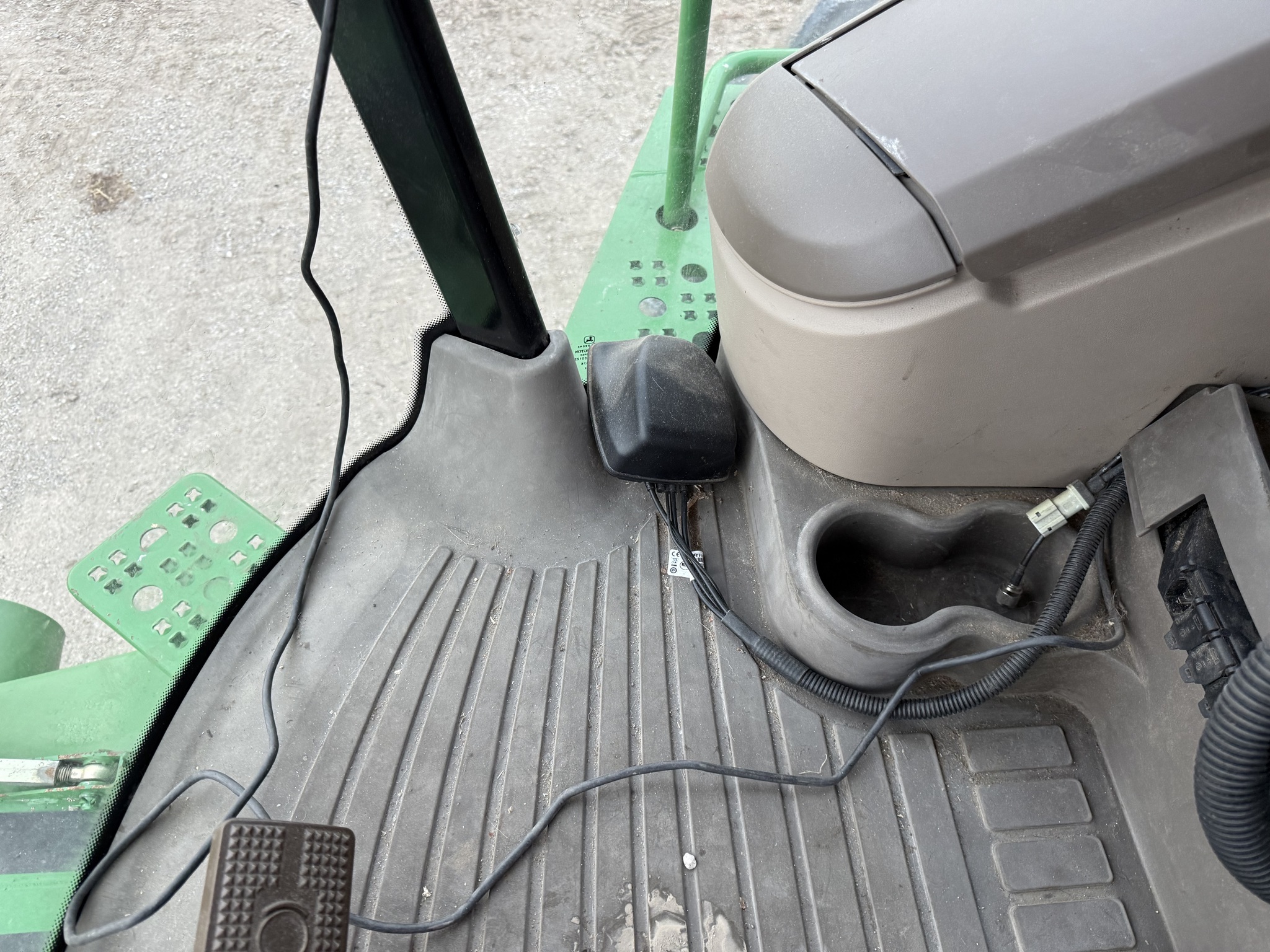 2013 John Deere S680 Combine