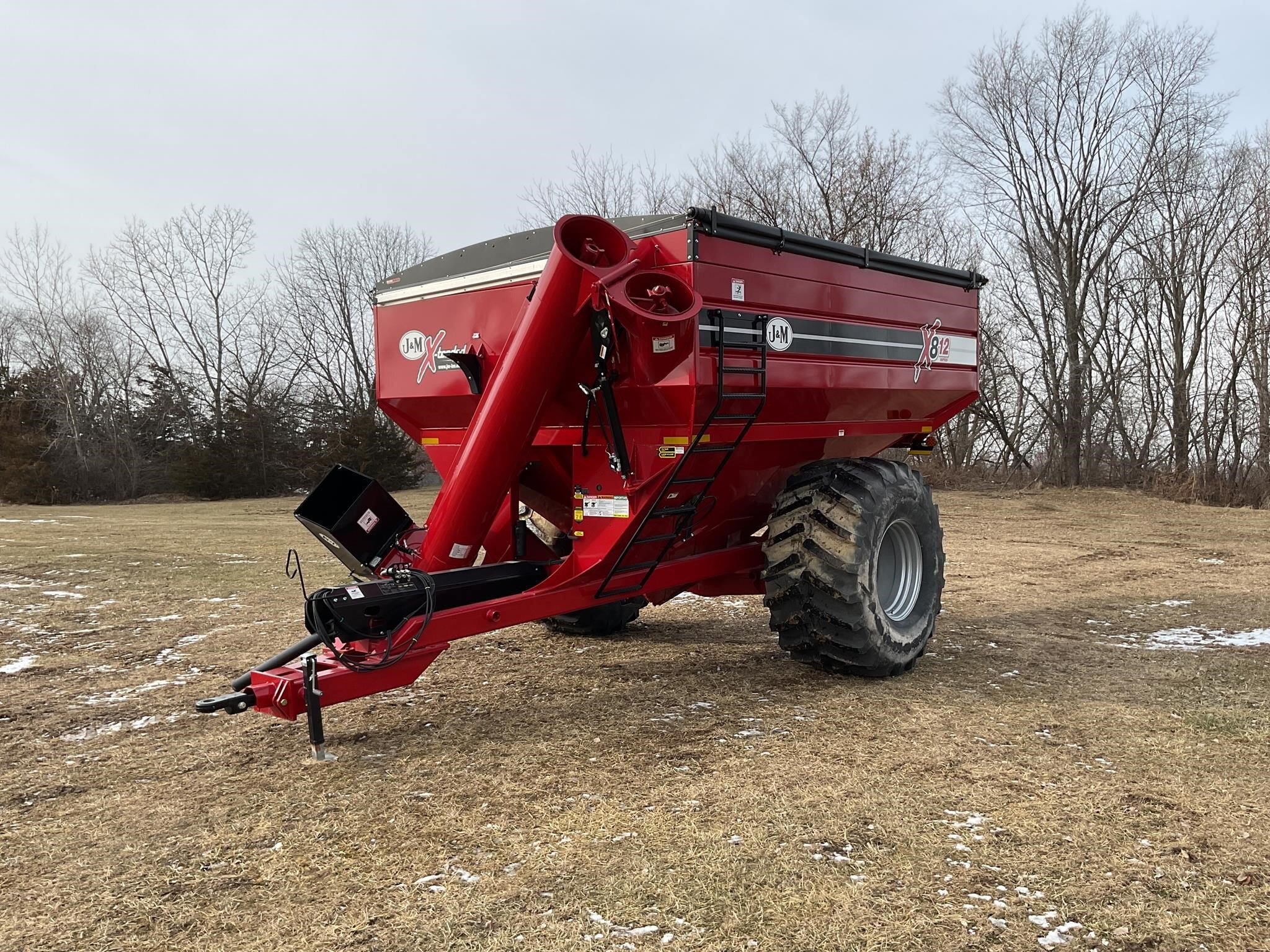2025 J&M 812-18 Grain Cart