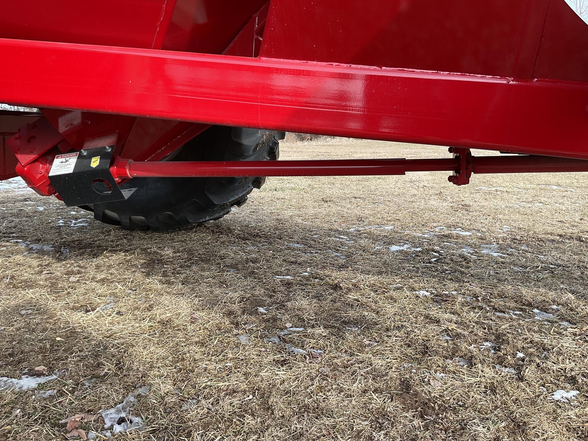 2025 J&M 812-18 Grain Cart