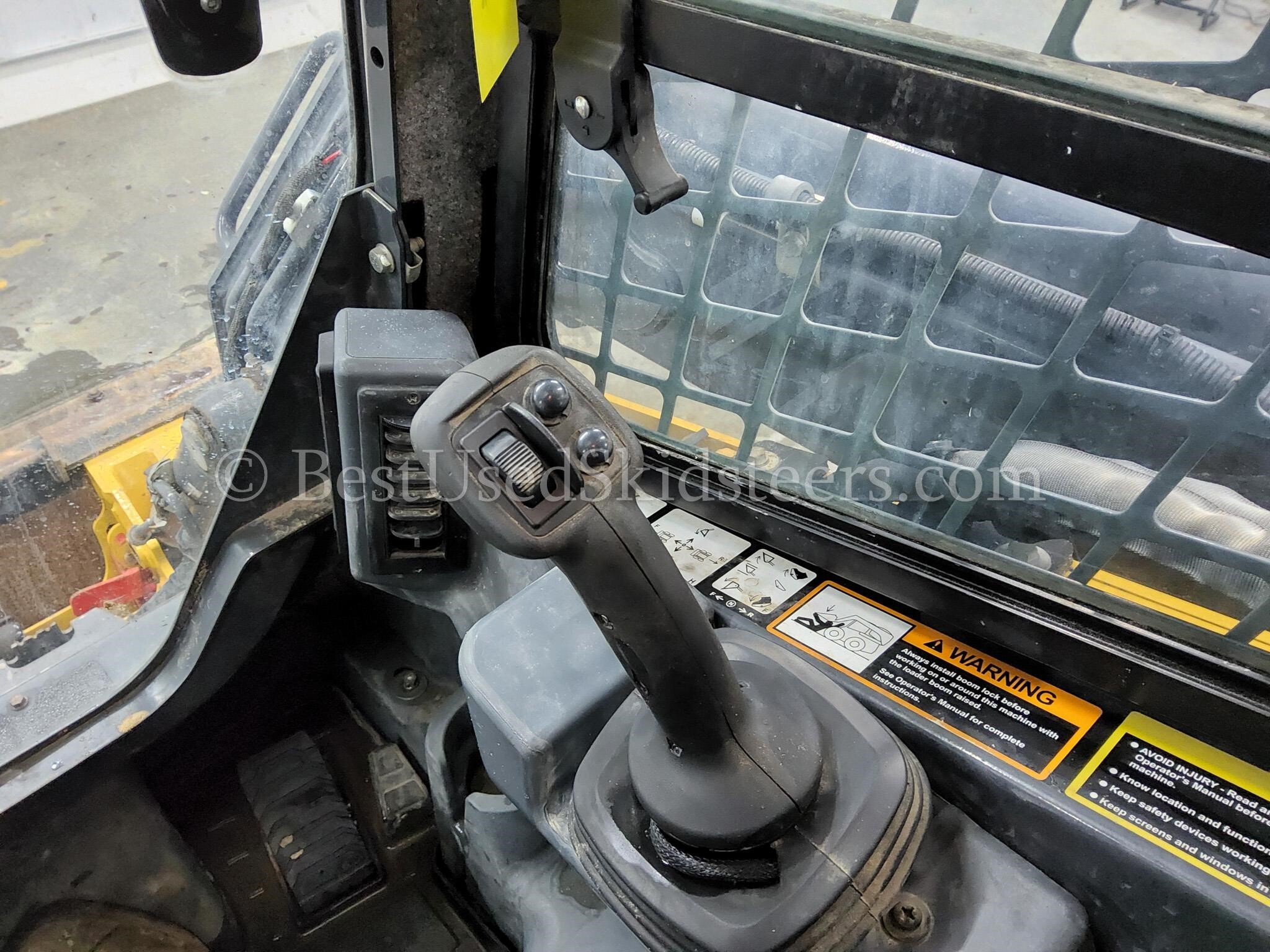 2023 Deere 325G Skid Steer