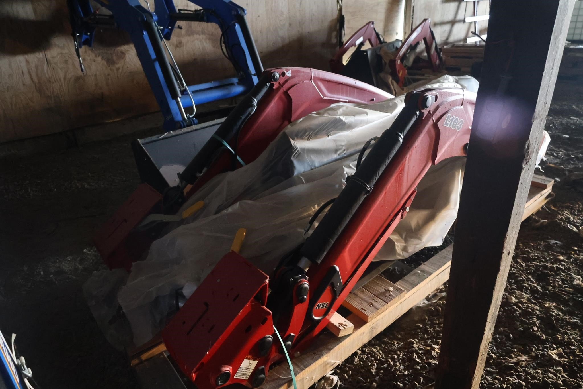 Case IH L103 Front End Loader - $10,761 | Machinery Pete