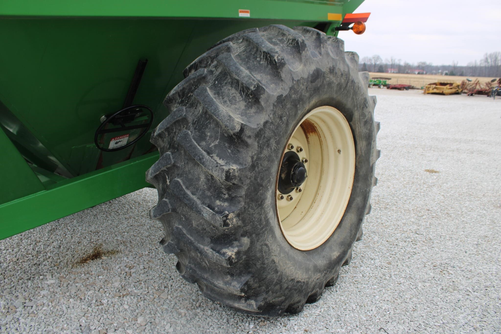  J&M 620-14 Grain Cart