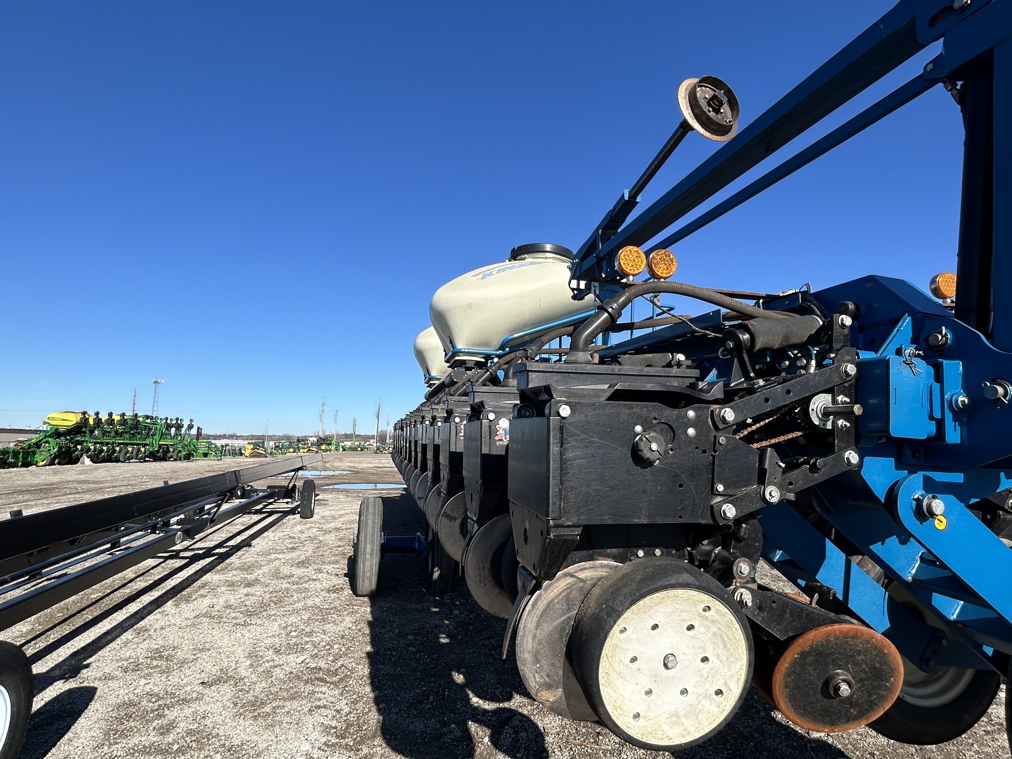 2012 Kinze 3660 Planter