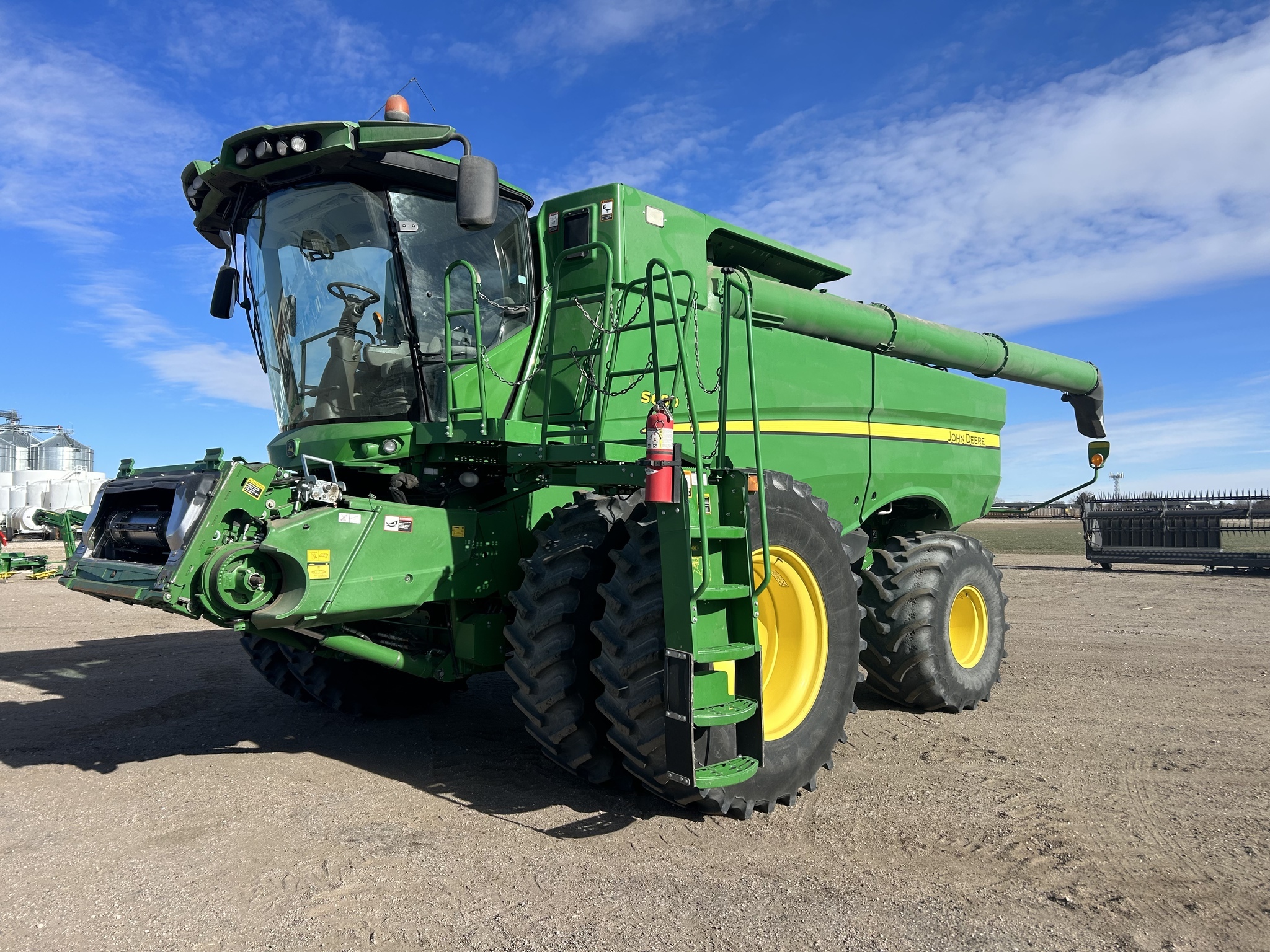 2017 John Deere S680 Combine