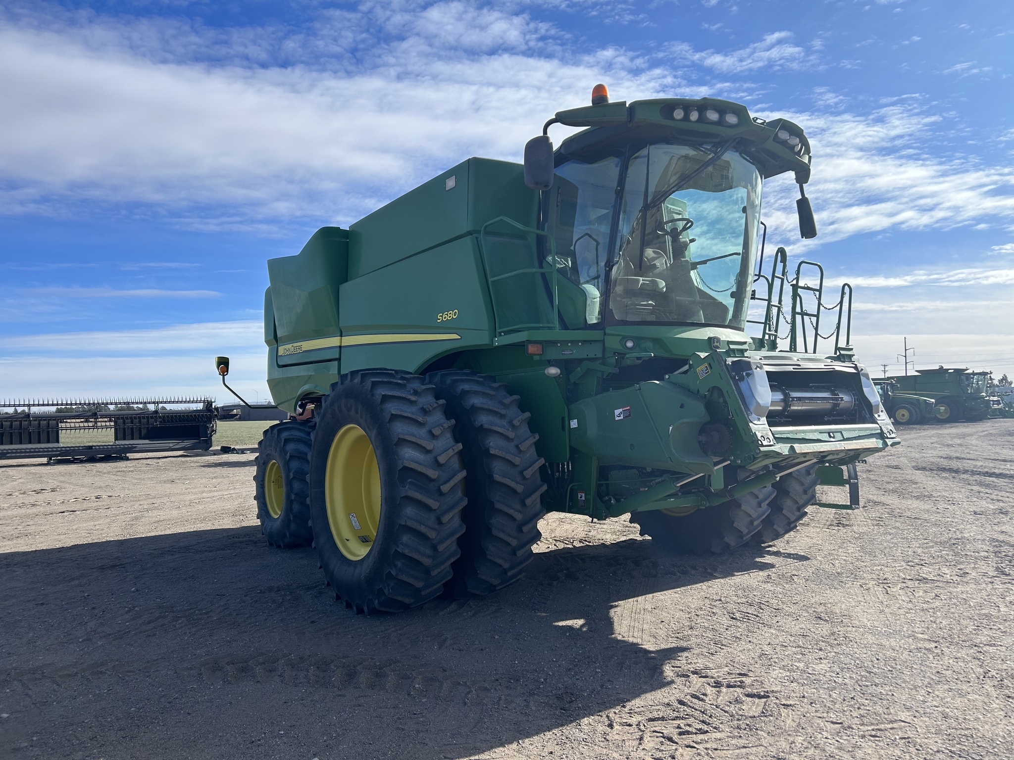 2017 John Deere S680 Combine