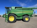 2017 John Deere S680 Combine