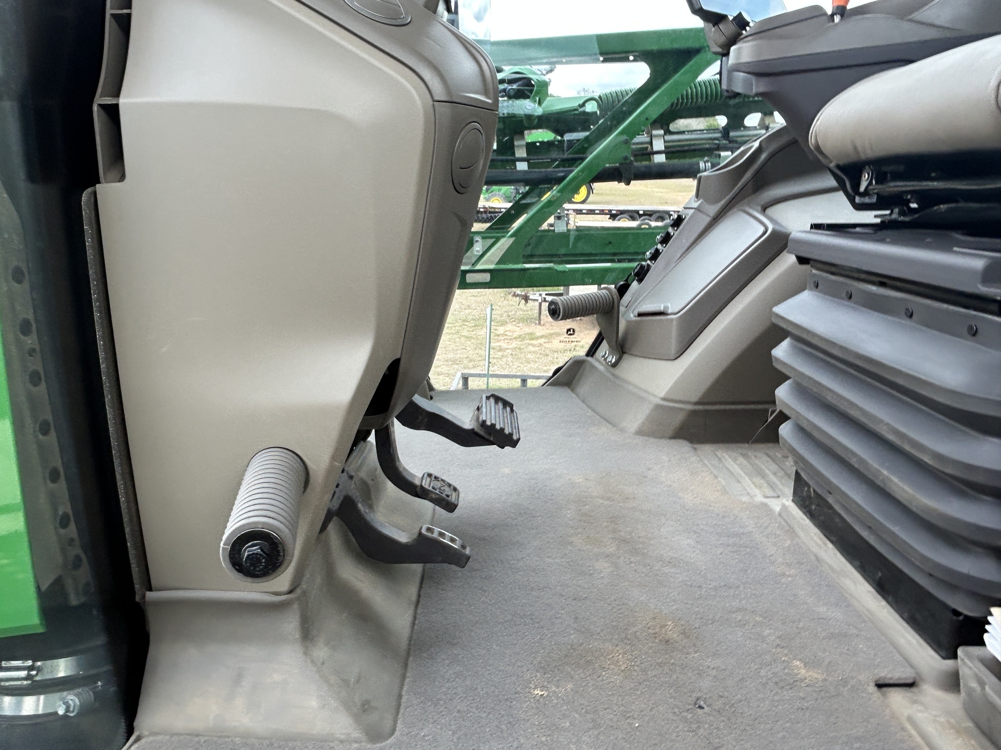 2025 John Deere 408R Self-Propelled Sprayer