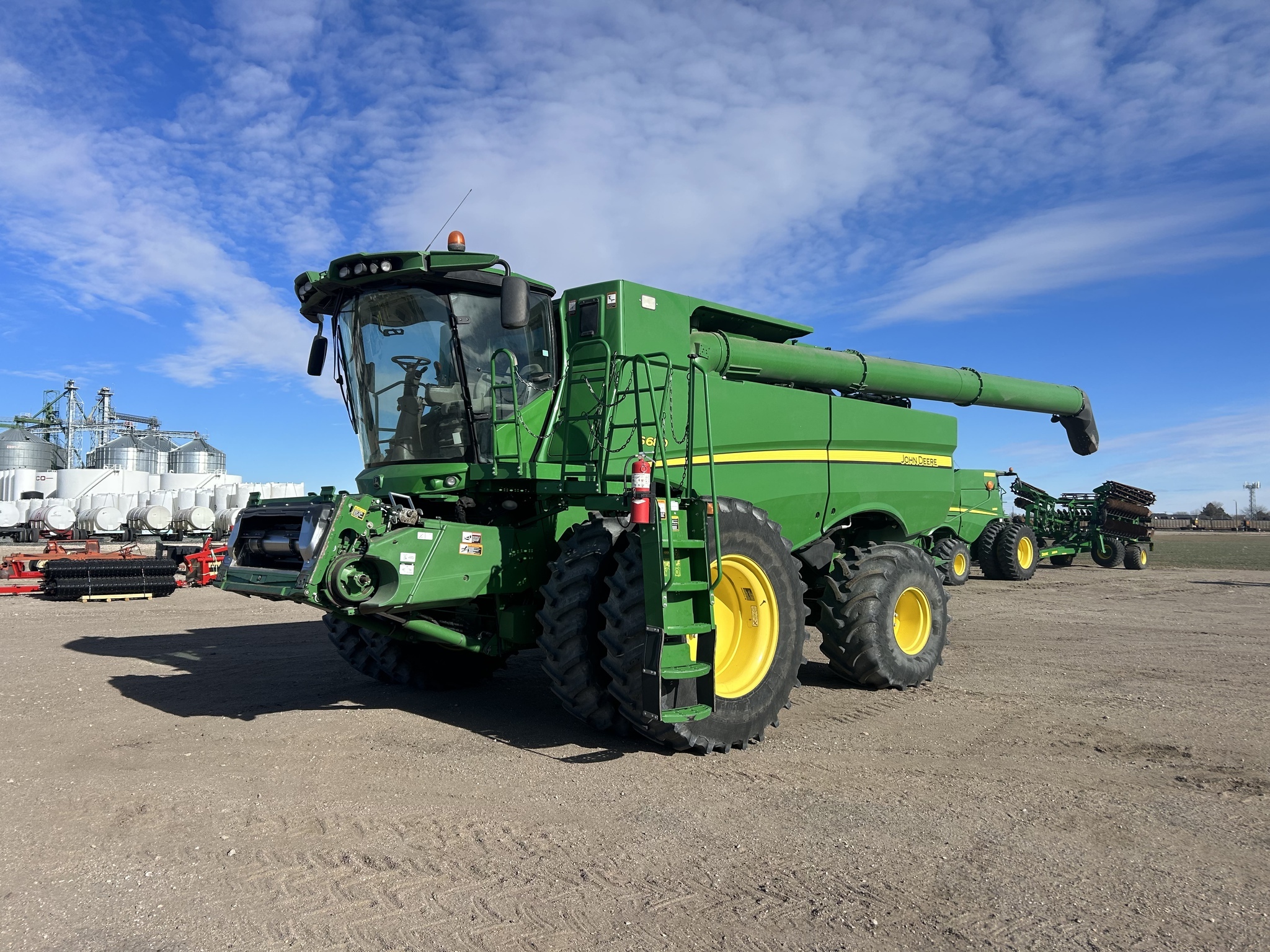 2017 John Deere S680 Combine
