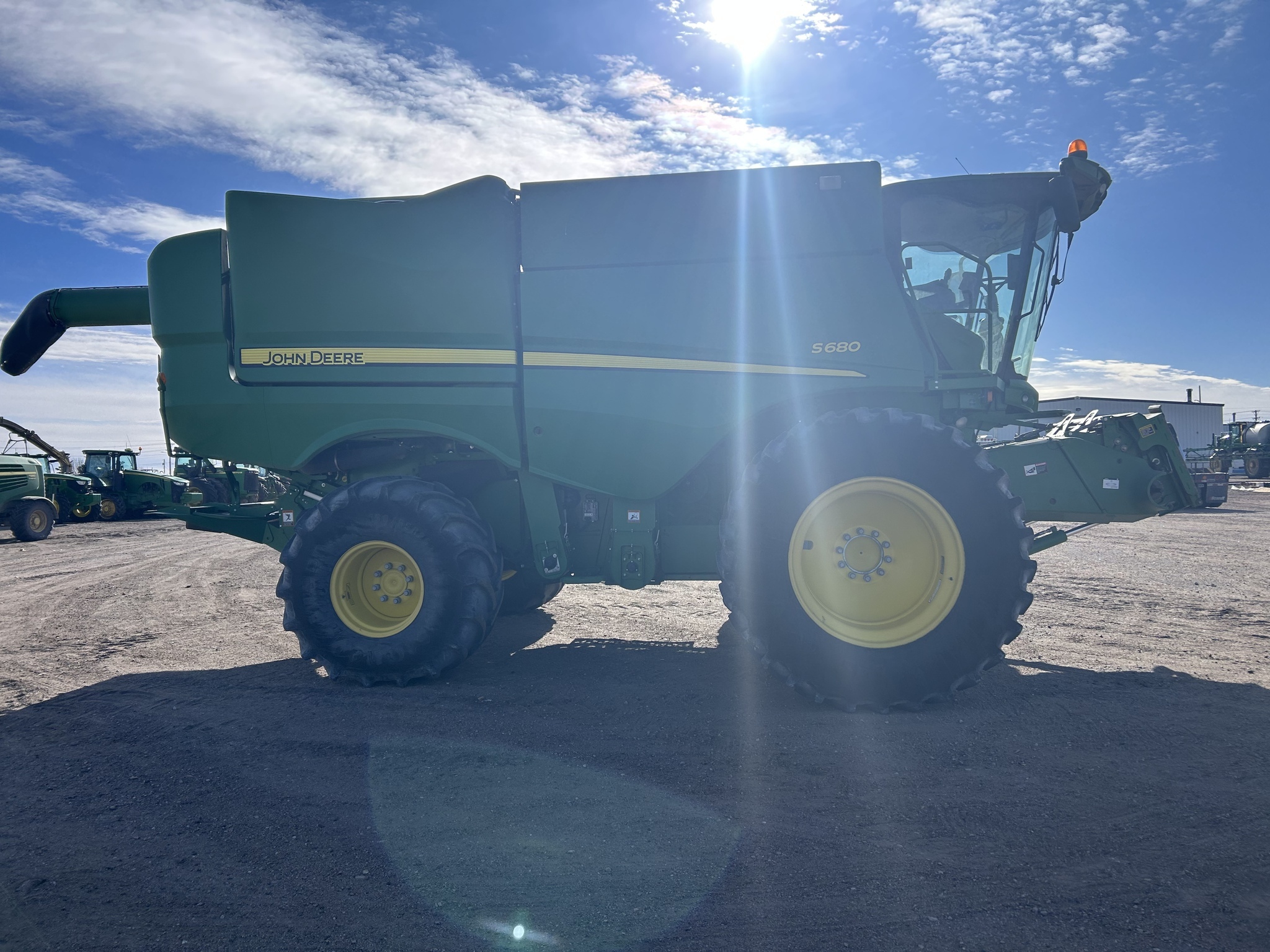 2017 John Deere S680 Combine