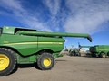 2017 John Deere S680 Combine
