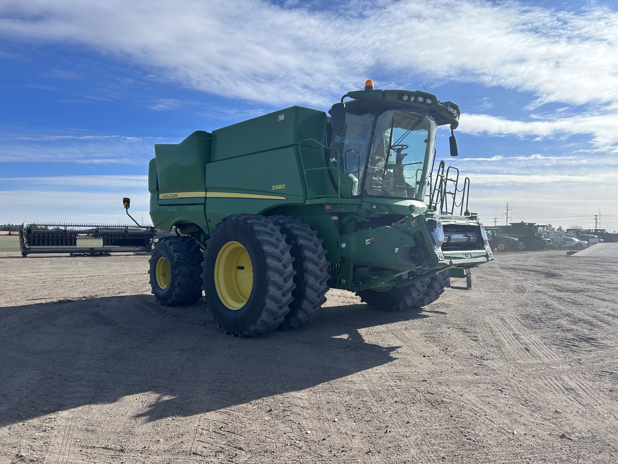 2017 John Deere S680 Combine