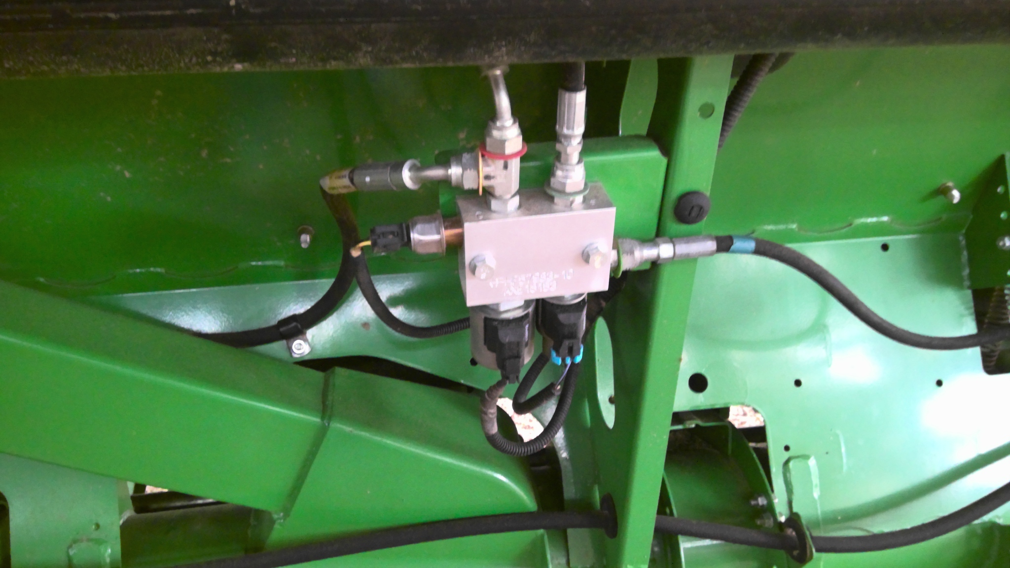 2014 John Deere 640FD Platform