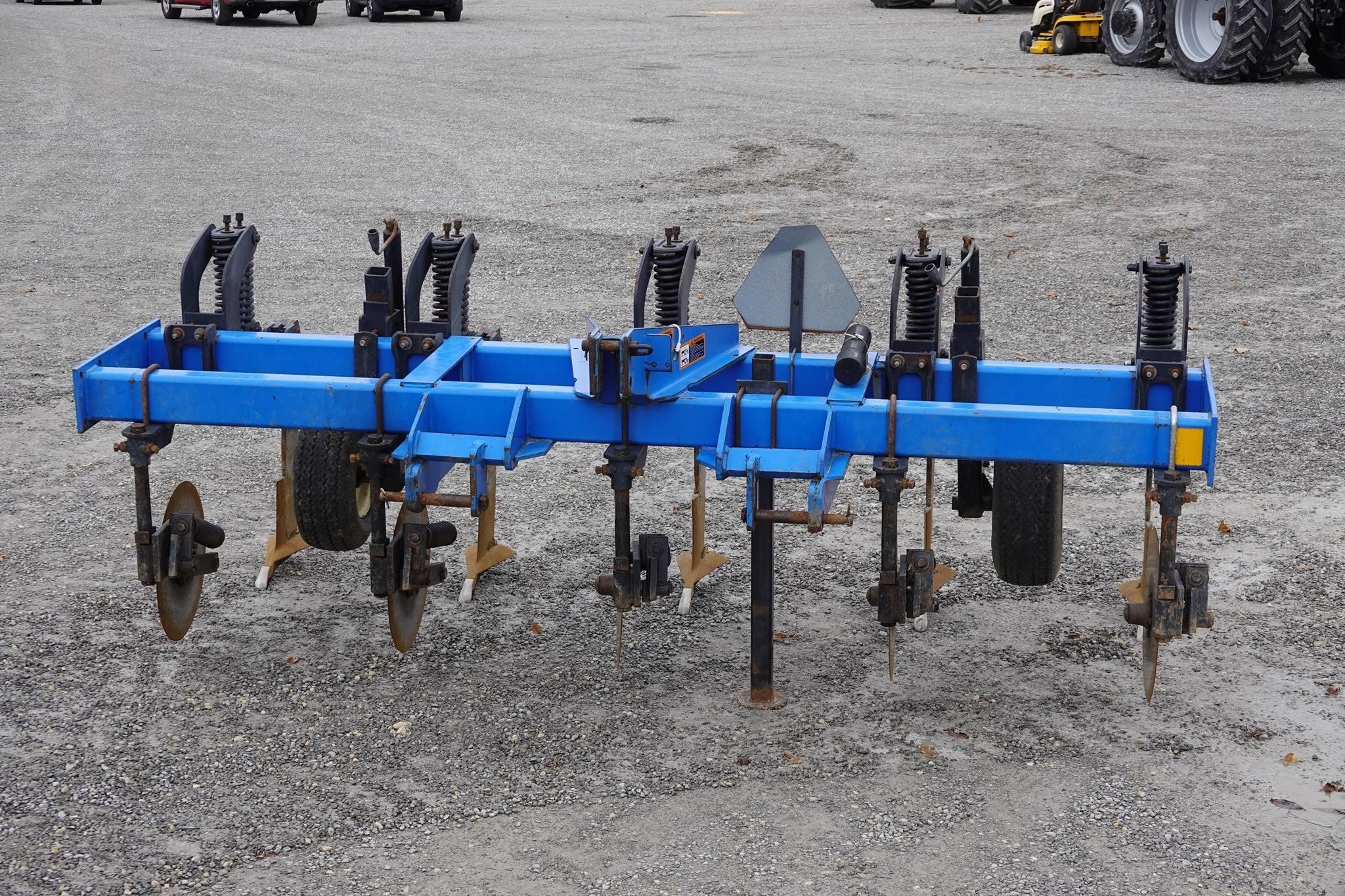 2010 DMI ET2500B Chisel Plow