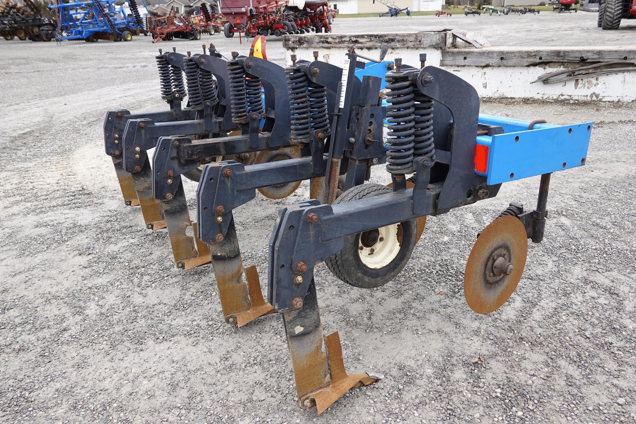 2010 DMI ET2500B Chisel Plow