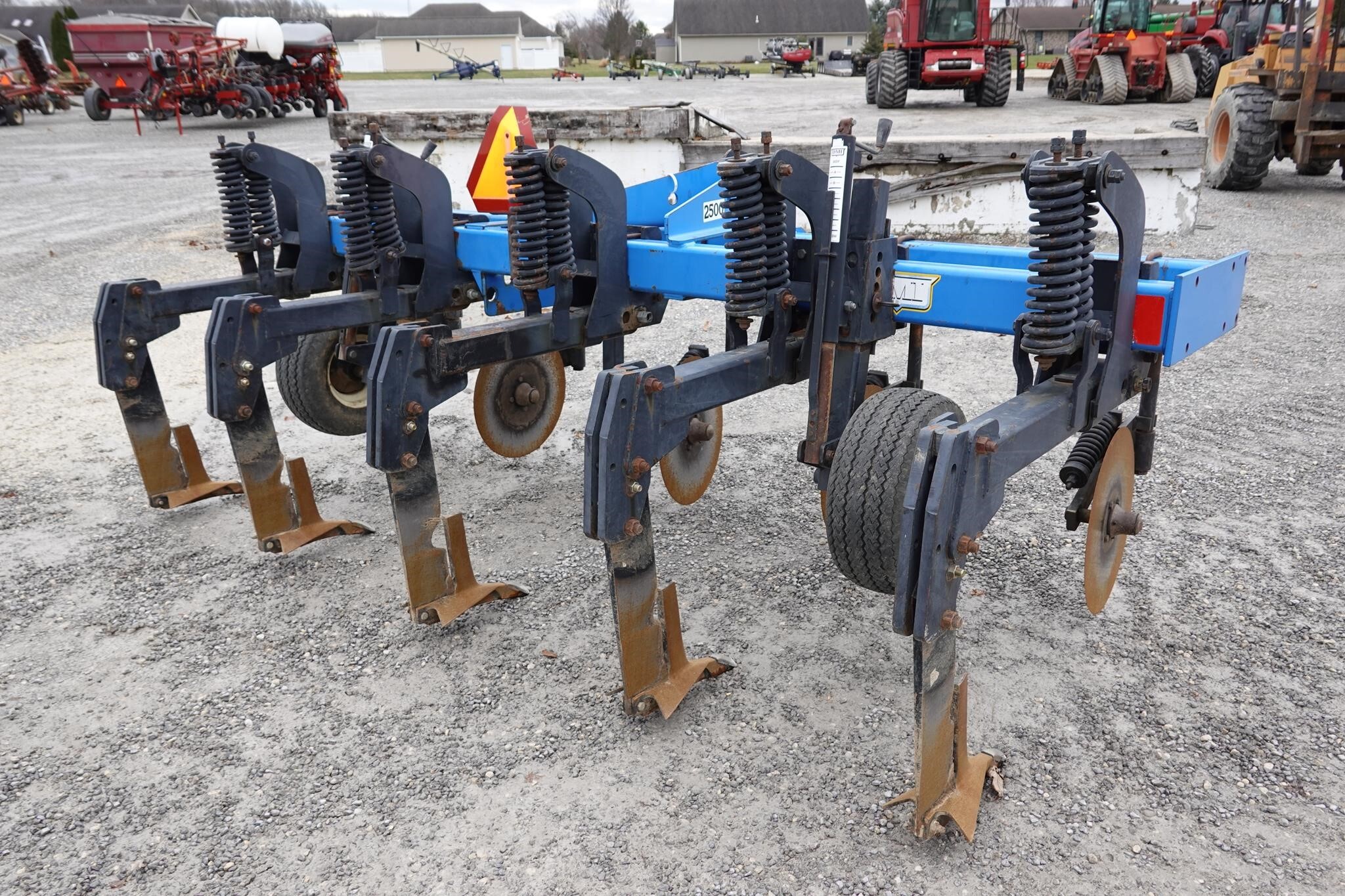 2010 DMI ET2500B Chisel Plow