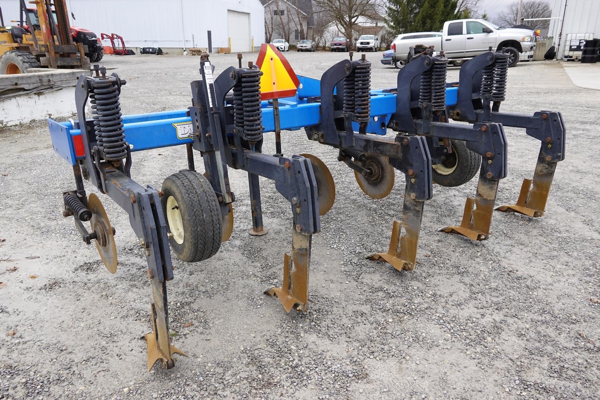 2010 DMI ET2500B Chisel Plow