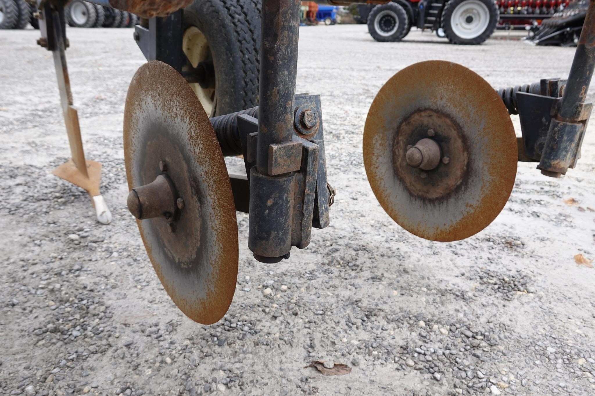 2010 DMI ET2500B Chisel Plow