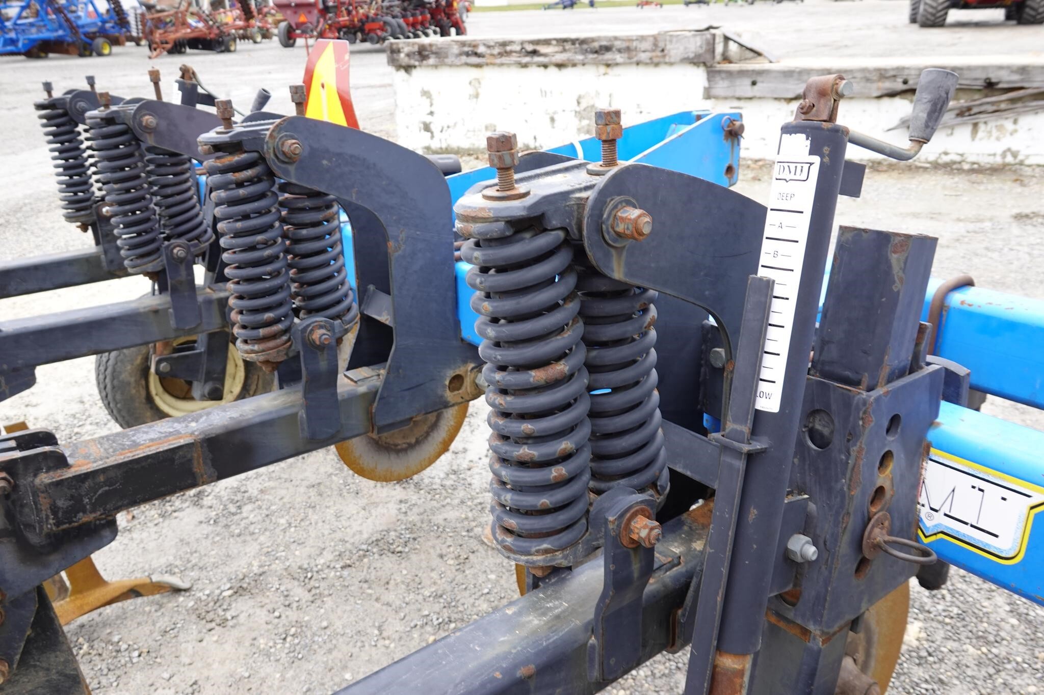 2010 DMI ET2500B Chisel Plow