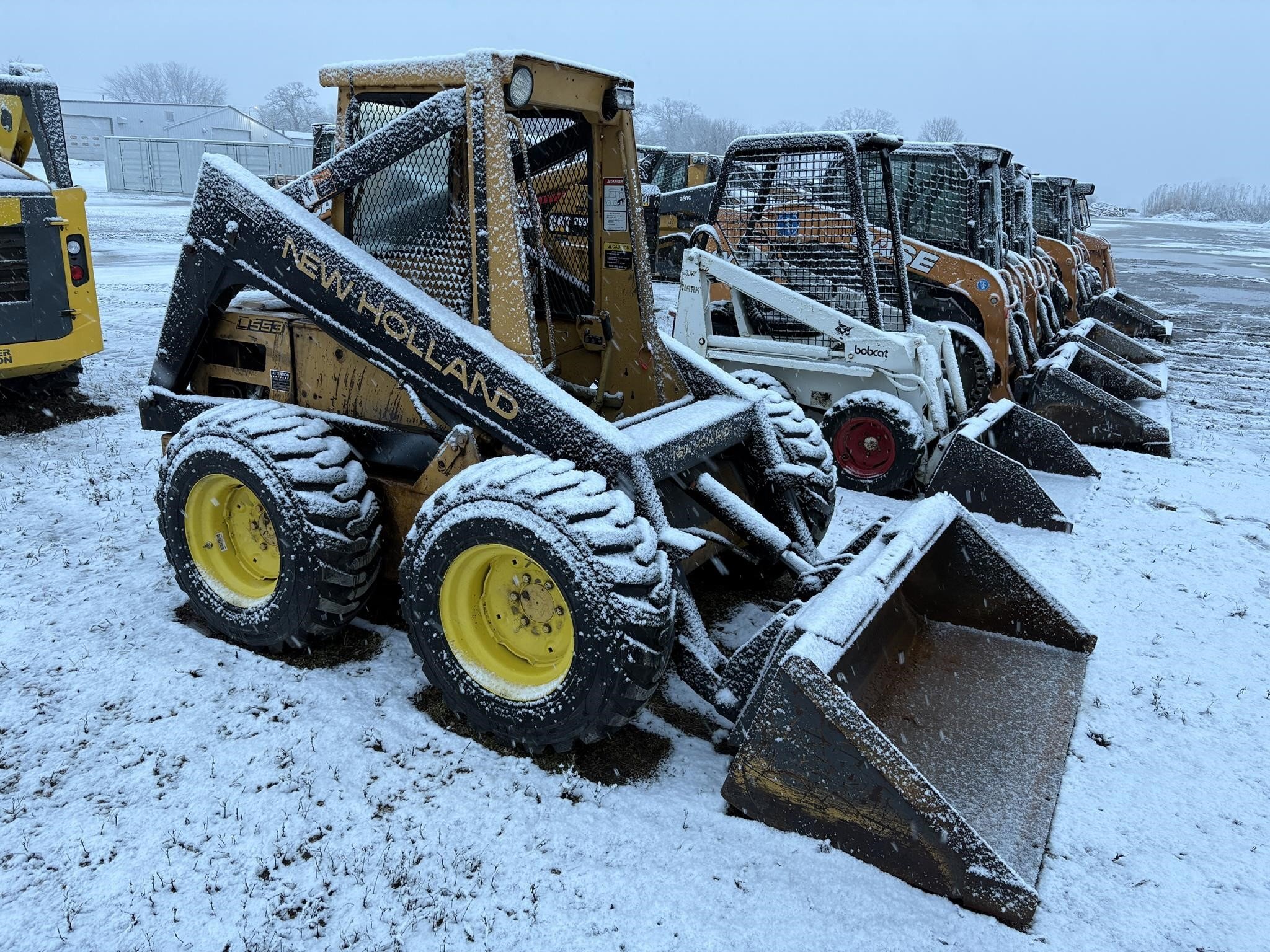  New Holland L553 Skid Steer
