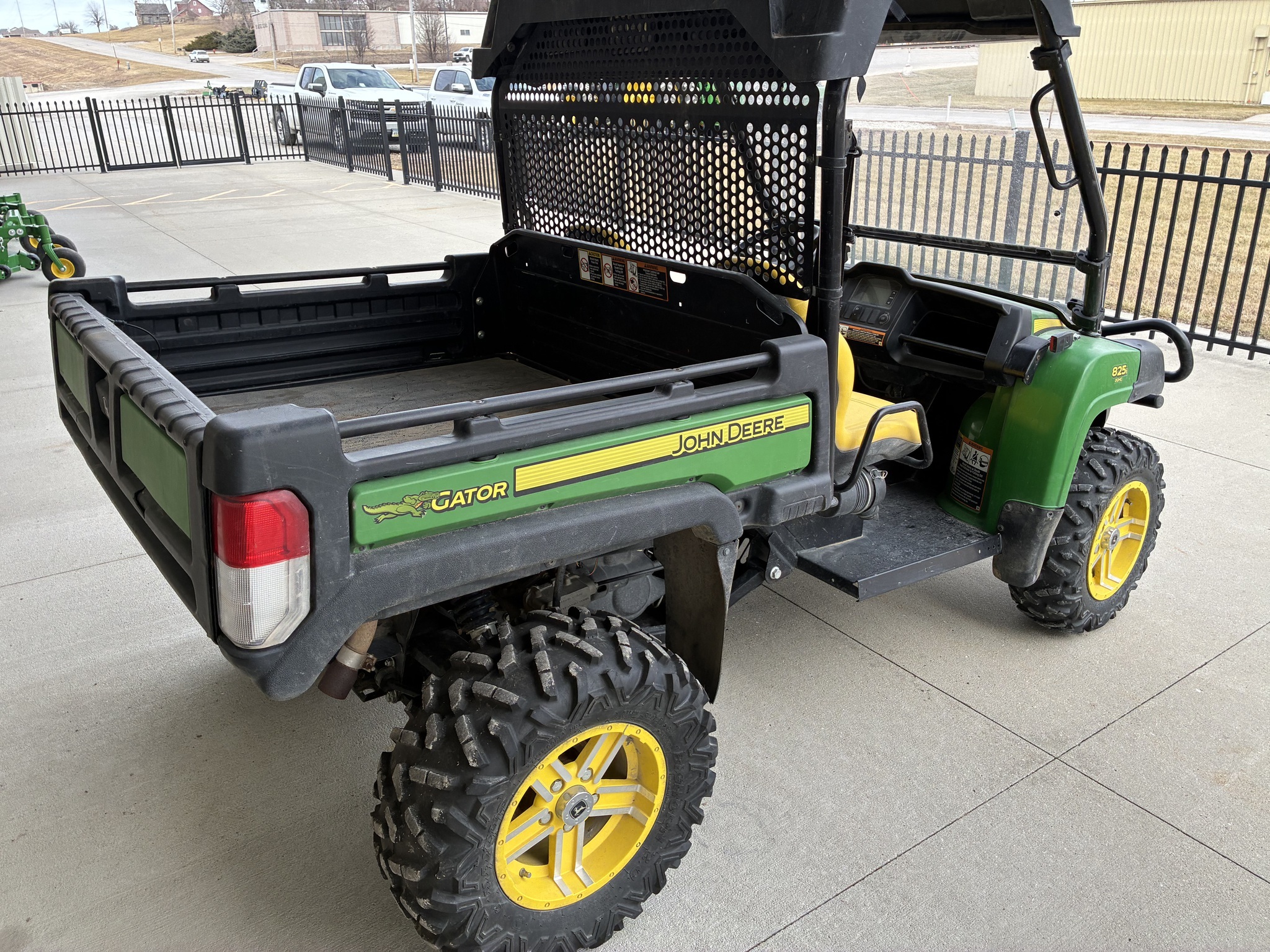 2015 John Deere Gator XUV 825I ATVs and Utility Vehicle