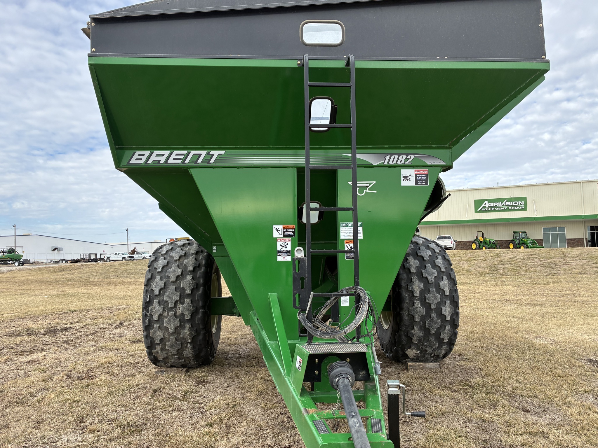 2013 Brent 1082 Grain Cart