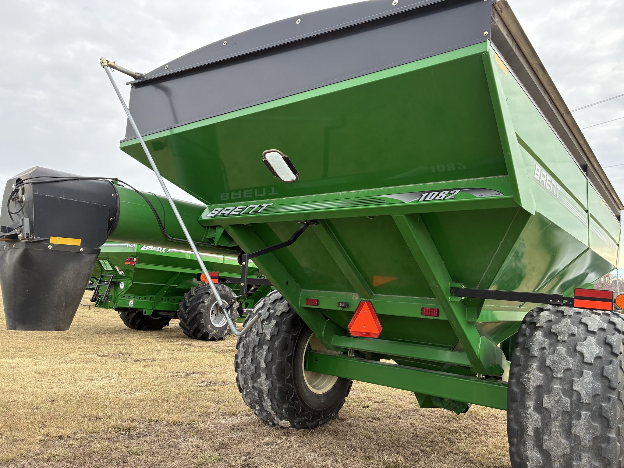 2013 Brent 1082 Grain Cart