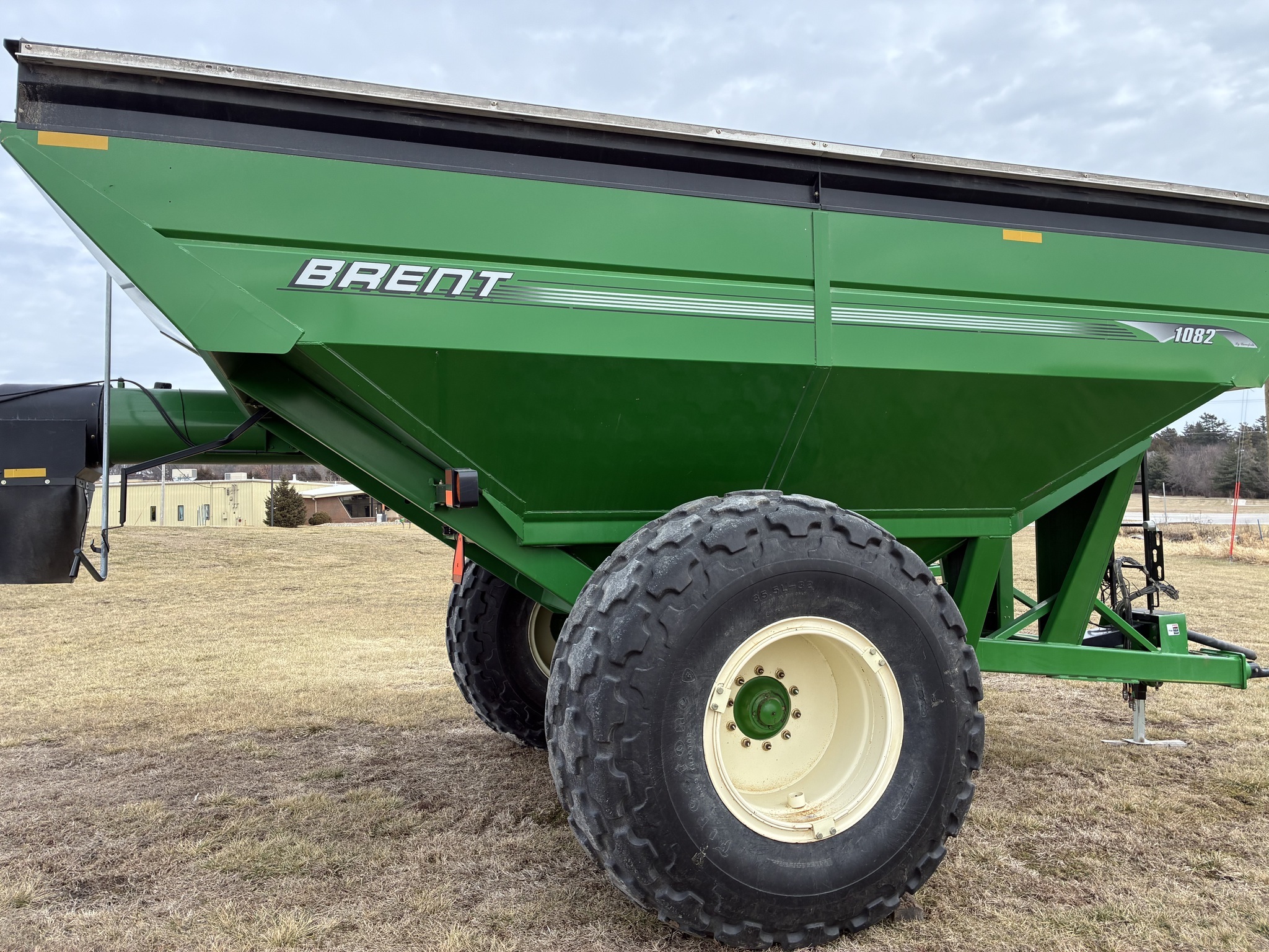 2013 Brent 1082 Grain Cart