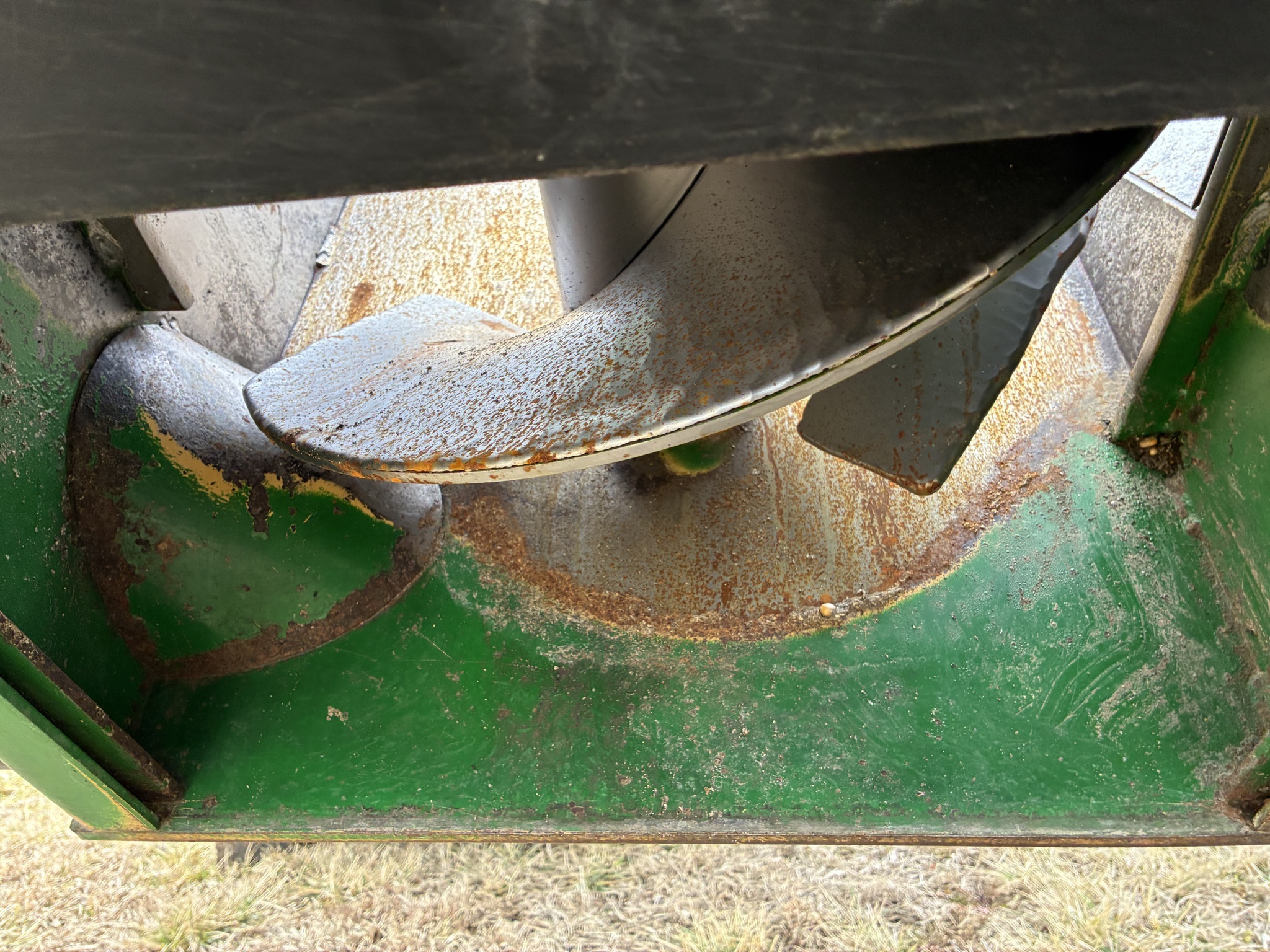 2013 Brent 1082 Grain Cart