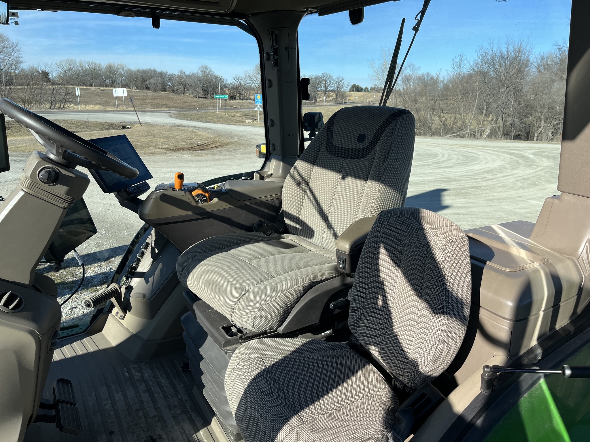 2024 John Deere 8R 370 Tractor