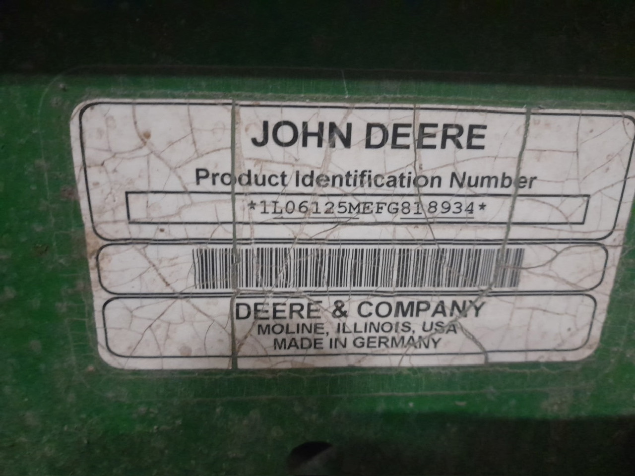 2015 John Deere 6125M Tractor