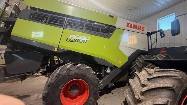 2020 Claas LEXION 8600 Combine