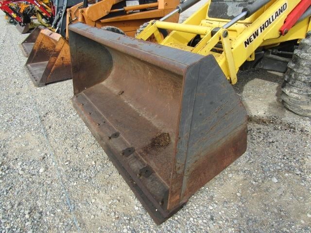 2006 New Holland B95LR Backhoe