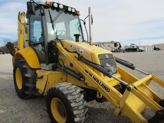 2006 New Holland B95LR Backhoe