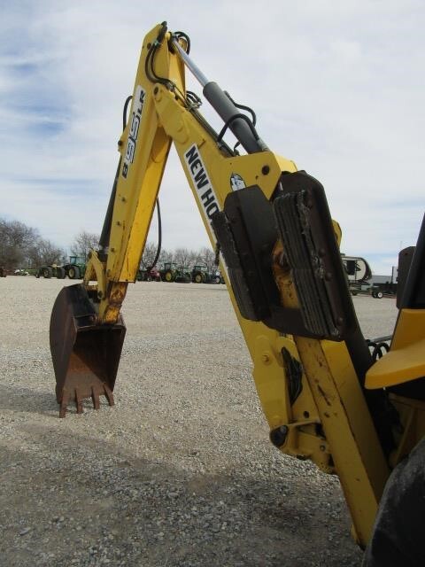 2006 New Holland B95LR Backhoe