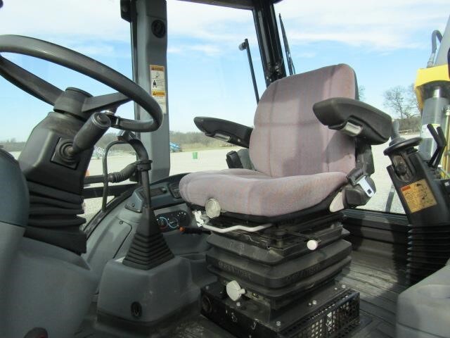 2006 New Holland B95LR Backhoe