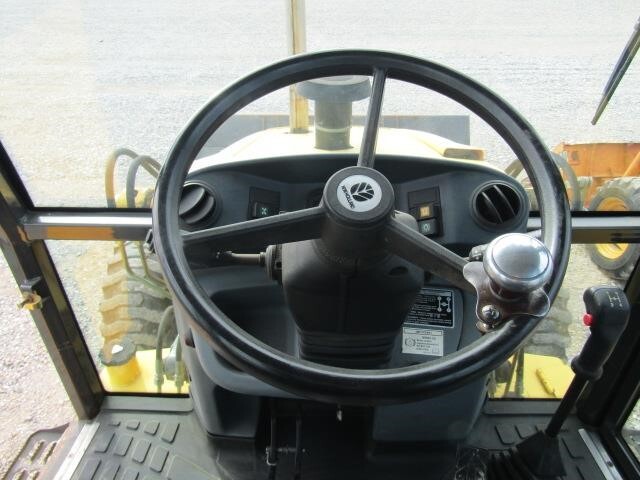 2006 New Holland B95LR Backhoe