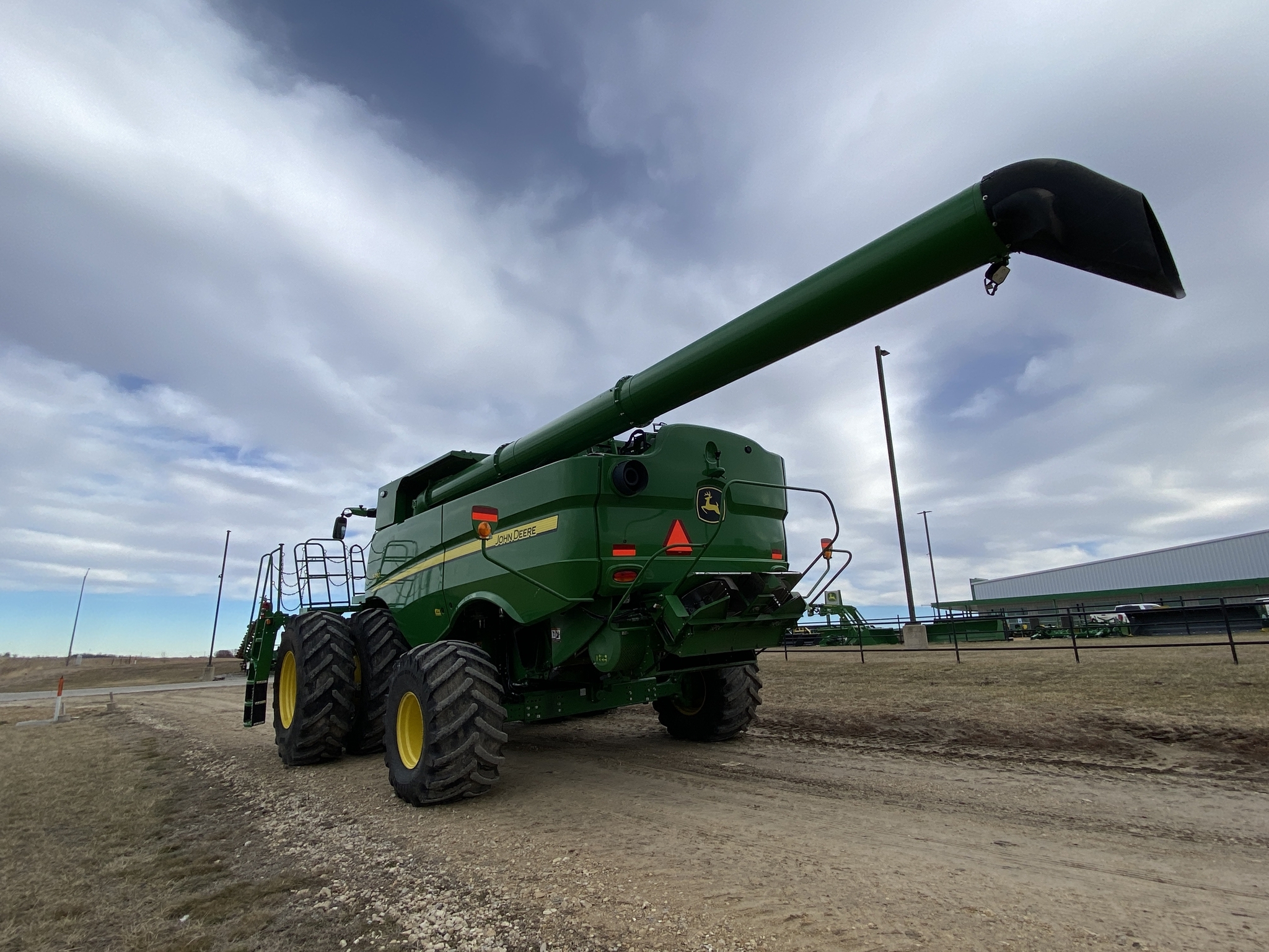 2023 John Deere S790 Combine
